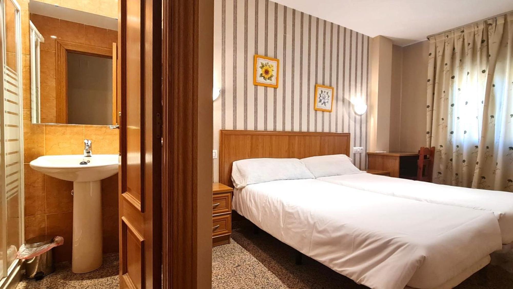 Hotel Hospederia Puerta De La Catedral Ciudad-Rodrigo Esterno foto